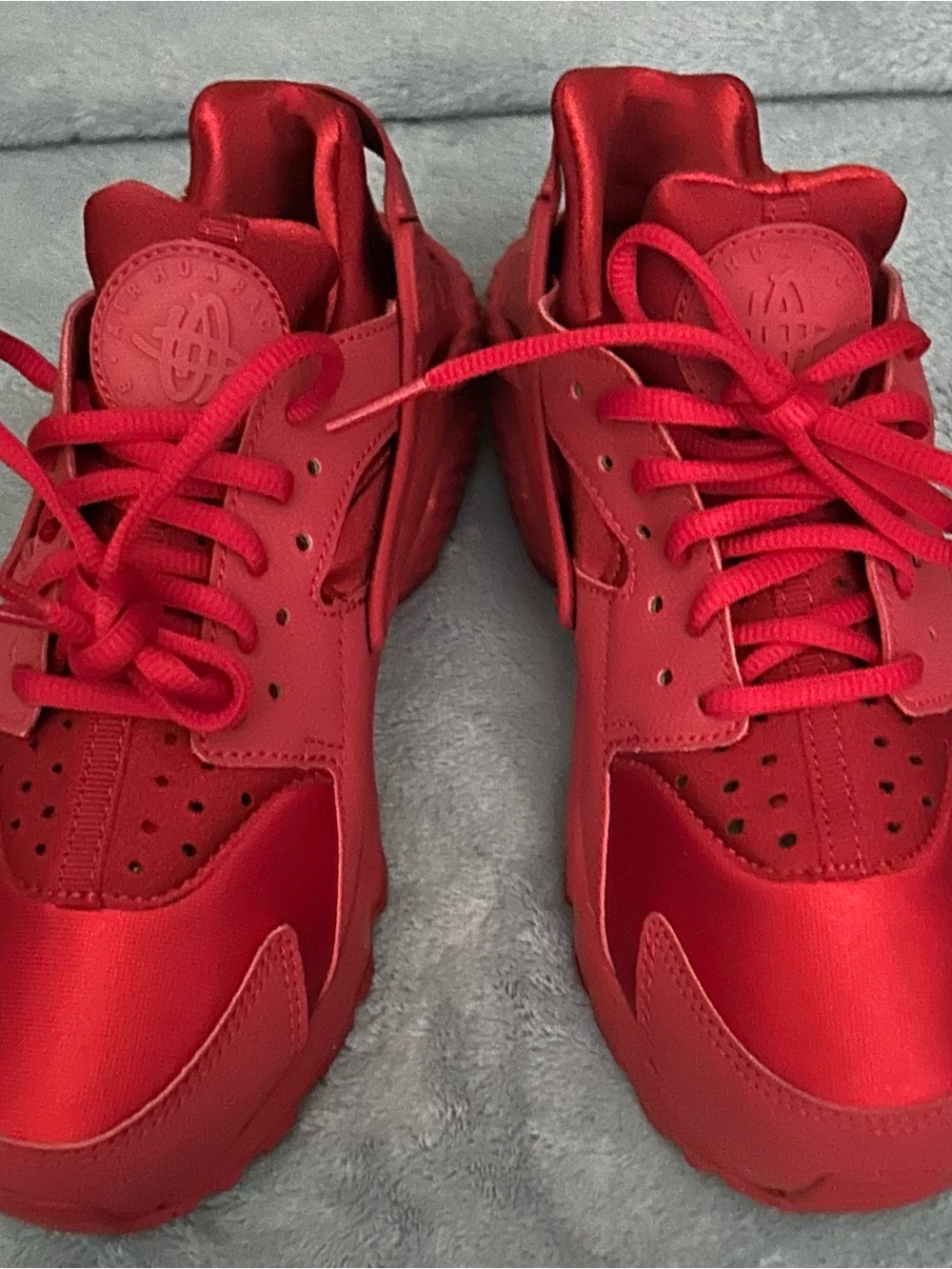 Nike Red and White Shoe 📦